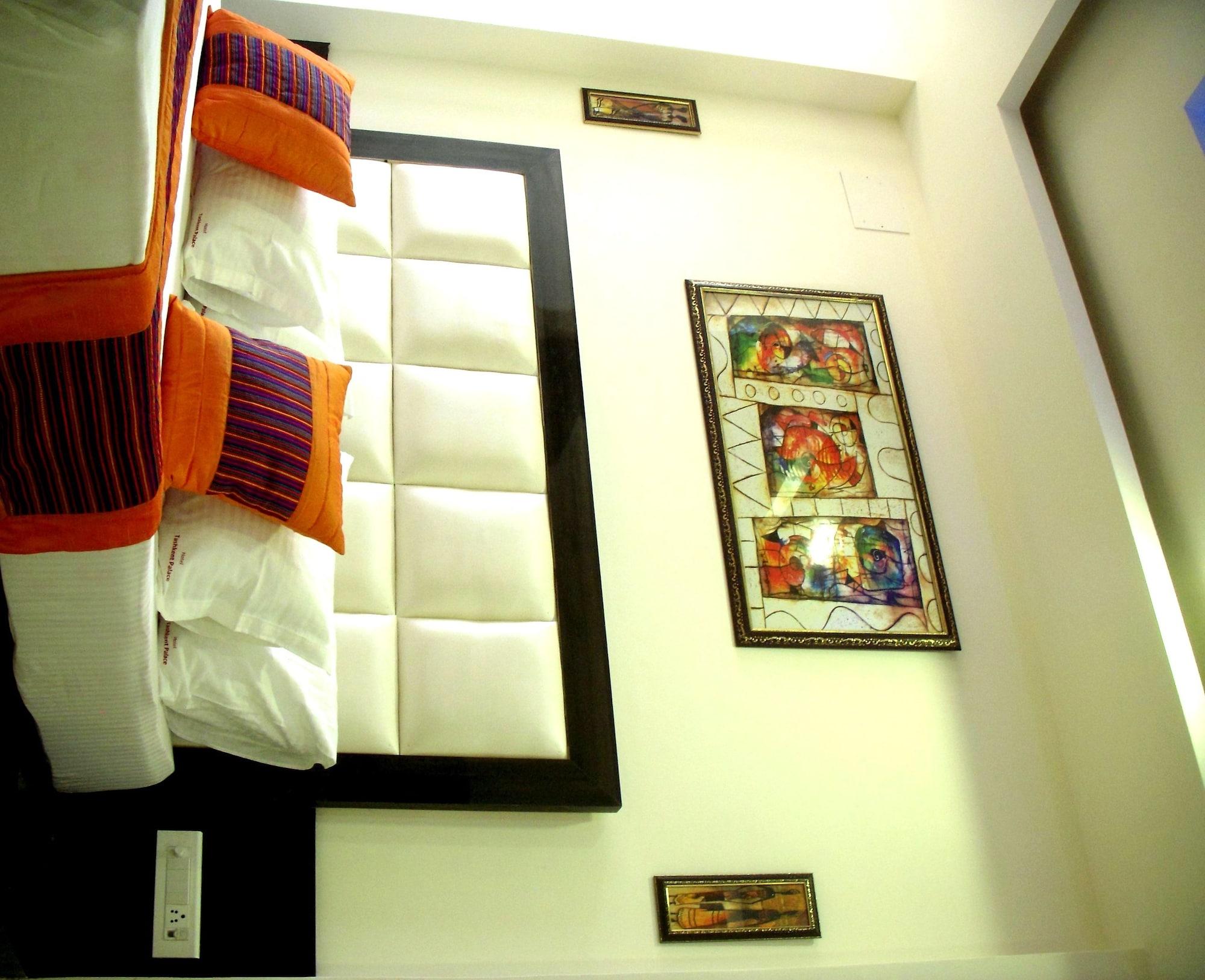 Hotel Tashkent Palace - Near New Delhi Railway Station Екстериор снимка