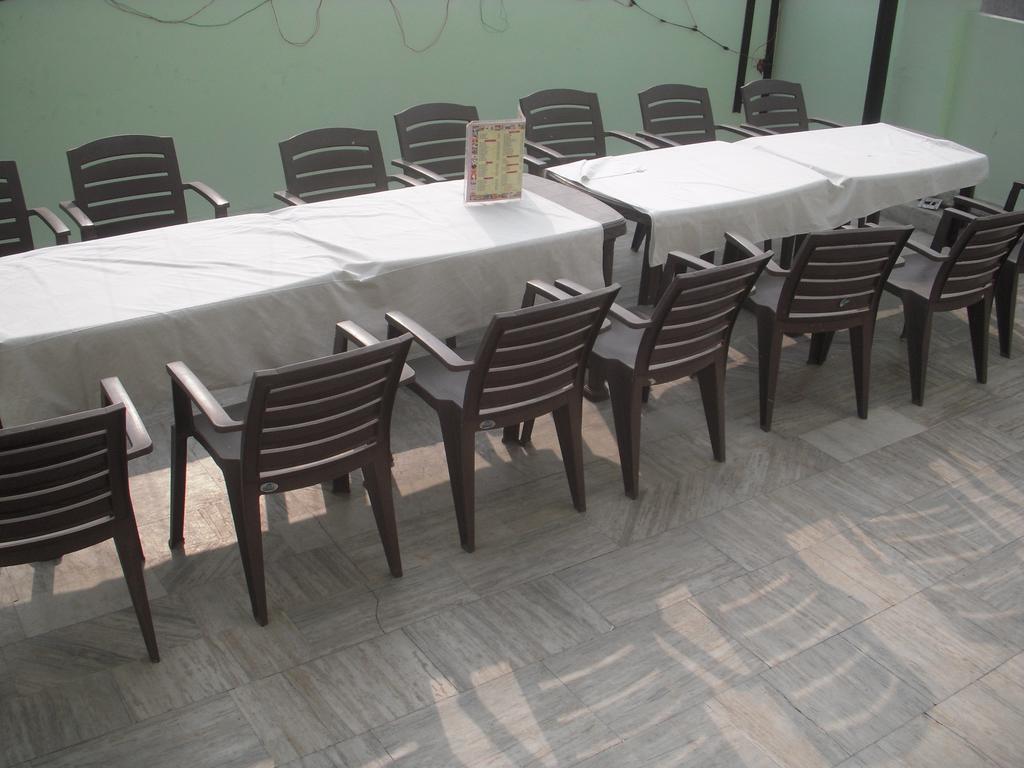 Hotel Tashkent Palace - Near New Delhi Railway Station Екстериор снимка